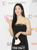  권은비, 코로나19 돌파감염...'모든 활동 중단'