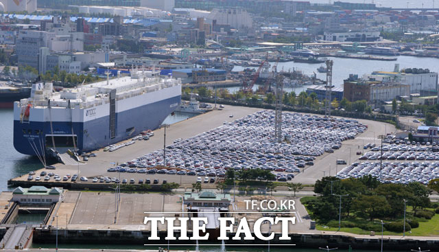 산업통상자원부는 1월 수출액이 전년 동월 대비 15.2% 증가한 553억2000만달러로 집계됐다고 1일 밝혔다. / 더팩트 DB