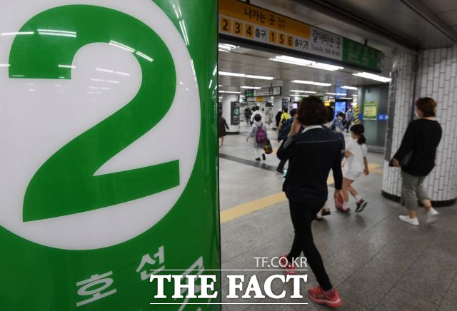 서울 지하철 운수수입이 코로나19 여파로 2년 연속 감소했다. /남용희 기자