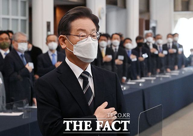 수원지검은 7일 성남지청의 성남FC 사건 처리와 관련해 현재까지의 수사결과만으로는 혐의 유무를 판단하기에 다소 부족하다고 보고 혐의 유무 결정을 위해 보완수사를 하라고 성남지청을 지휘했다고 밝혔다. /국회사진취재단