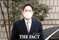  법정 향하는 이재용 부회장 [TF사진관]