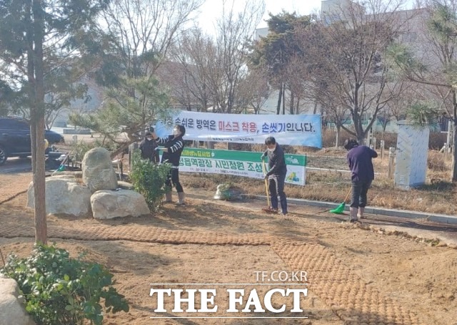 정읍시 관계자는 “시민들이 도심에서 다양한 나무를 보며 힐링의 시간을 갖길 바란다”며 “앞으로도 시민 스스로 정원을 조성하고 가꾸는 활동을 통해 지역공동체가 활성화될 수 있도록 노력해달라”고 말했다. / 정읍시 제공