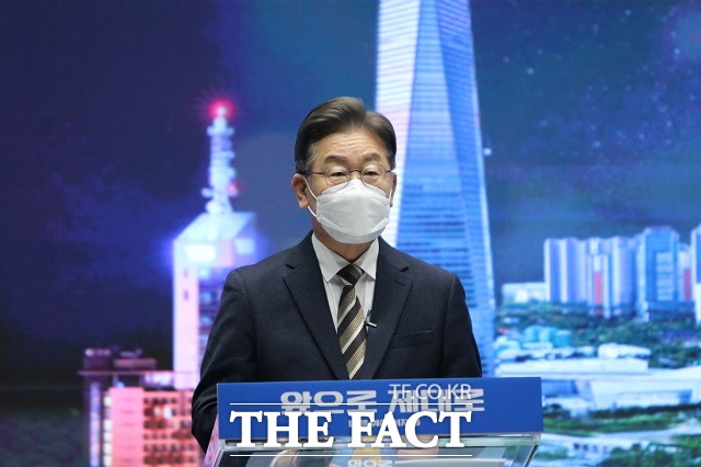 이재명 더불어민주당 대선 후보가 12일 대전 유성구 소재 대전e스포츠경기장 드림아레나에서 대전·세종 지역 공약을 발표하고 있다. / 대전 = 김성서 기자