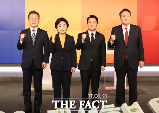 대선주자 누구 하나 중도층과 부동층에서 확실하게 우위를 점하지 못하고 있다. 사진은 이재명 더불어민주당·심상정 정의당·안철수 국민의당·윤석열 국민의힘 후보(왼쪽부터). /국회사진취재단