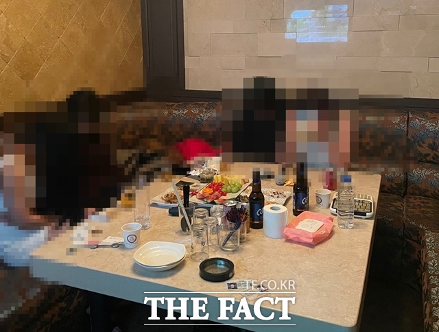 천안에서 코로나19 방역지침을 어기고 심야 영업을 하던 유흥주점이 적발됐다. / 천안서북경찰서 제공