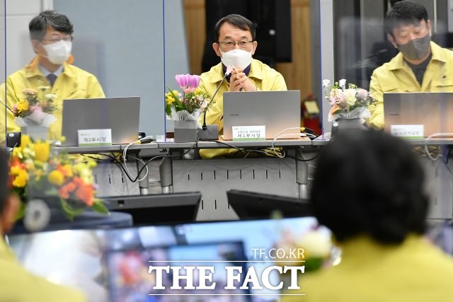 조청식 수원시장 권한대행이 회의에서 발언을 하고 있다./ 수원시 제공