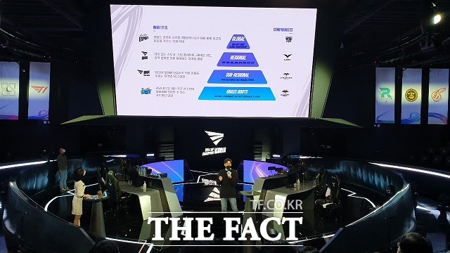 15일 오후 열린 2022 WCK 스프링 개막 미디어데이에서 오상헌 라이엇게임즈코리아 e스포츠 총괄이 와일드 리프트 e스포츠 계획을 설명하고 있다. /종로=최승진 기자