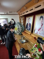  박정희 생가 찾은 '안철수'…'제2 한강의 기적 만들겠다'