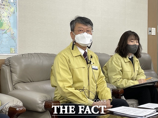 오석진 대전교육청 교육국장이 16일 브리핑을 진행하고 있다. / 대전 = 김성서 기자