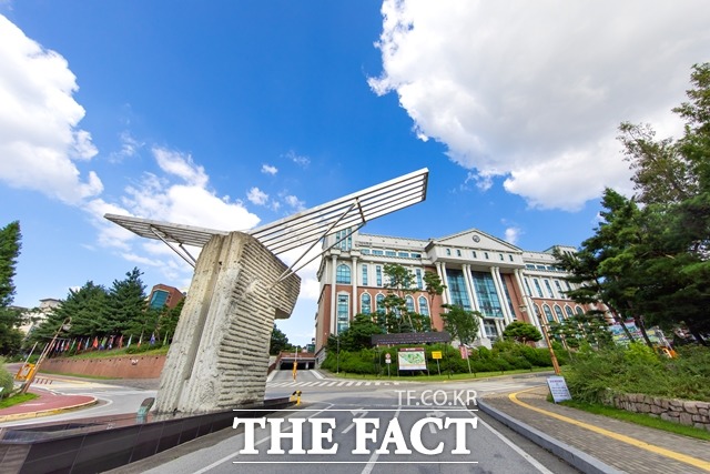 나사렛대학교가 ‘2022학년도 국공립 임용고시’에서 76명의 최종 합격생을 배출했다. / 나사렛대학교 제공