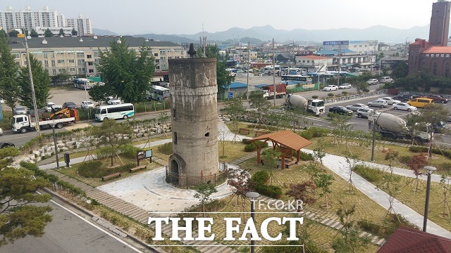 옛 충주역터에 남아있는 구 충주역 급수탑의 모습. / 충북도 제공