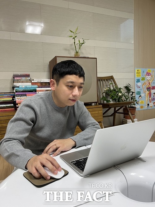 세종교육청이 코로나 확산을 막기 위해 이달 2일부터 부서 별로 전체 직원 수의 30%를 대상으로 하는 재택 근무제도를 도입했다. / 세종시교육청 제공