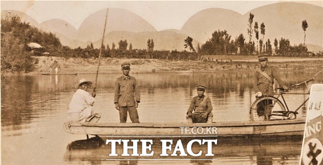 칠암나루를 건너며(1936년경)/경상국립대 제공