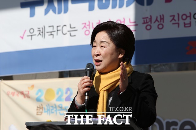 심상정 정의당 대선 후보가 22일 대전시청 네거리에서 거리 유세를 하고 있다. / 대전 = 김성서 기자