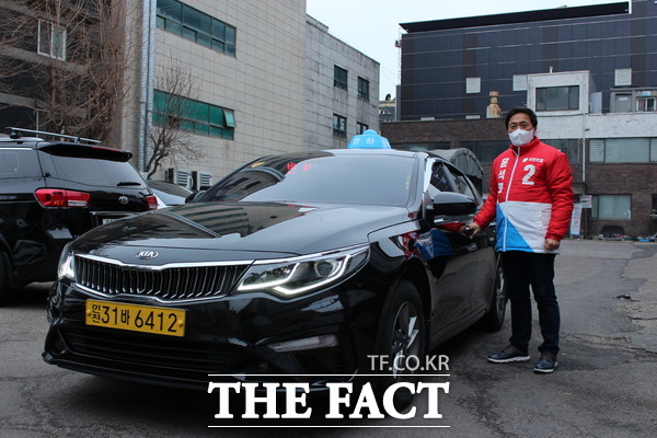 최근 이학재 국민의힘 인천시당 공동총괄선거대책위원장이 1일 택시기사를 체험하며 인천시민들의 목소리를 들었다. /국민의힘 인천시당 제공