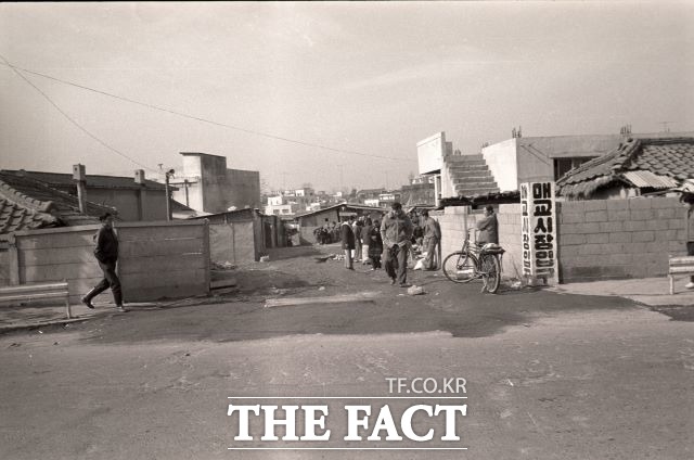 1973년 매교시장의 모습./ 수원시 제공