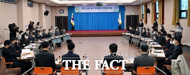 경기도와 강원도가 24일 강원도청에서 경기도-강원도 정책협력회의를 열었다. /경기도 제공