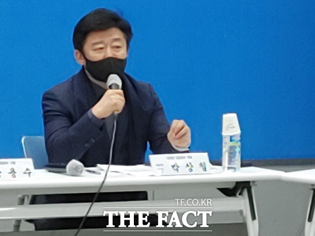 발제에 나선 박상철 교수는 통합정부는 한국민주주의의 수준을 한차원 높이는 전환기적 계기가 될것이다고 의미를 부여했다./광주=박호재 기자