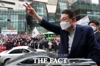  [속보] 윤석열, 오늘 유세 전격 취소…안철수와 단일화 협상 시도할듯