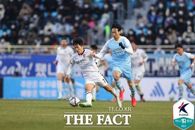 스포츠토토의 수탁사업자 스포츠토토코리아가 적중상금 및 발매 취소에 따른 환불금에 대해 불이익을 받지 않도록 고객들의 확인과 수령을 다시 한 번 28일 촉구했다. 사진은 2022시즌 개막 경기인 대구FC-FC서울전./K리그 제공