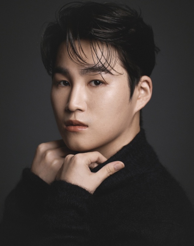 가수 김희재가 허위 사실을 유포하고 인신공격 등을 일삼는 악플러들에 대한 강경 대응 방침을 밝혔다. /모코.ent 제공