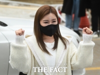  '사전 투표온 송가인이어라~' [TF사진관]