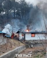  강원 삼척으로 번진 울진산불...방향 바꿔 울진 남쪽으로 확산중