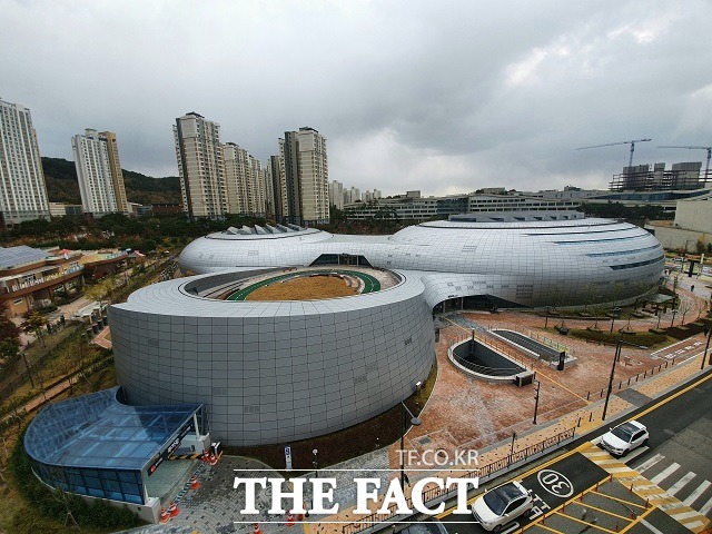 운영 업체 선정을 거쳐 오는 8월 문을 열게 될 정부세종청사체육관 / 세종= 최준호 기자