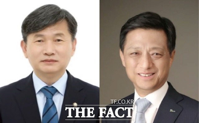 서동용 국회의원(순천광양을)이 포스코 김학동 부회장(오른쪽)을 만나 지역사회의 요구사항을 전달하고 상생방안을 논의했다. /더팩트DB