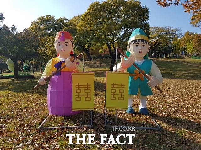 진주남강유등축제 당시 전시된 청사초롱유등/진주시 제공