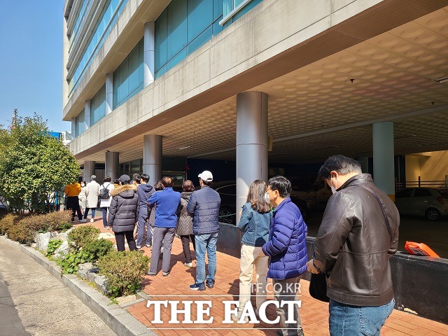 20대 대통령선거 본 투표날인 9일 오전 6시부터 부산 지역 내 918개 투표소에서 일제히 시작됐다./부산=김신은 기자.