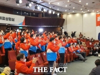  [대선 2022] 윤석열, 이재명에 '역전'…국민의힘 상황실 '들썩'