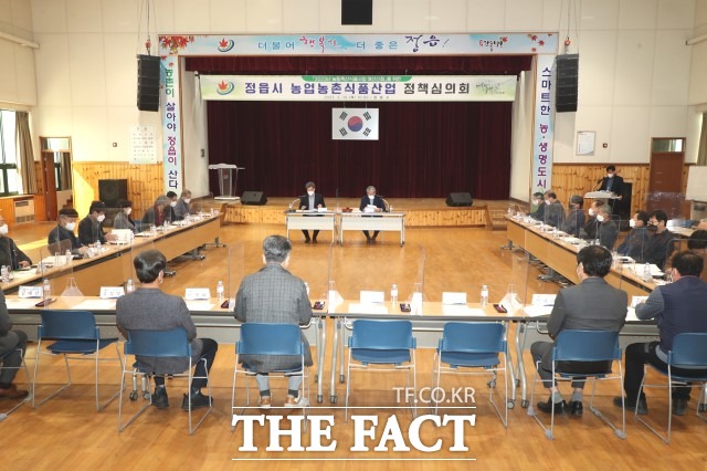 정읍시 관계자는 “정책심의회 결과를 토대로 지역 여건에 맞는 주요 현안 사업을 유치하기 위해 국고예산 확보에 총력을 다 할 것”이라며 “이를 통해 농가소득 증대는 물론 장기적인 지역 농업발전의 기반을 마련할 수 있도록 하겠다”고 밝혔다. / 정읍시 제공