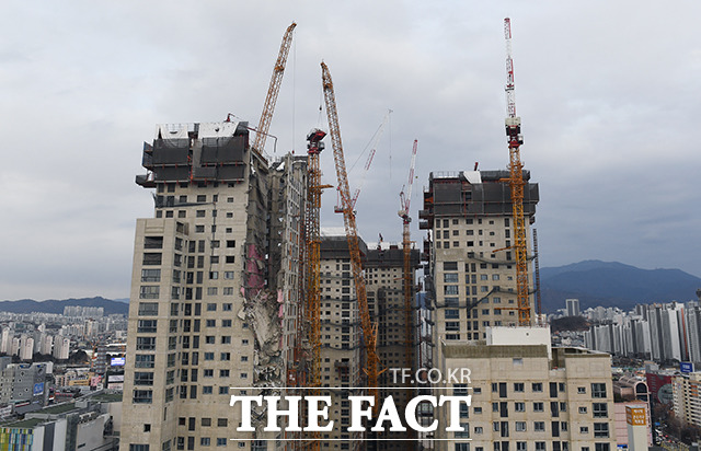 국토교통부 HDC현대산업개발 아파트 붕괴사고 건설사고조사위원회는 14일 광주 화정 아이파크 아파트 붕괴사고에 대한 조사 결과를 발표했다. /이동률 기자