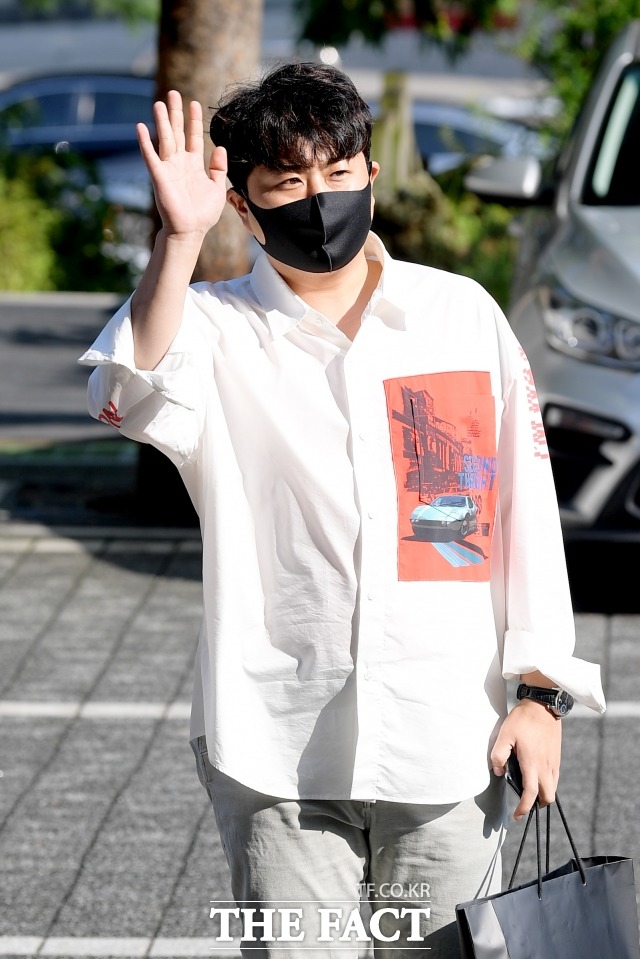 가수 김호중의 팬덤 아리스가 경북 울진, 강원 삼척 등 산불로 인해 피해를 본 이웃들을 돕기 위해 약 3억 원에 가깝는 성금을 모아 기부했다. /더팩트 DB