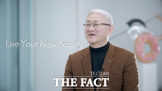 서경배 아모레퍼시픽그룹 회장이 지난해 아모레퍼시픽과 아모레퍼시픽그룹으로부터 43억7900억 원의 보수를 받았다. /아모레퍼시픽 제공