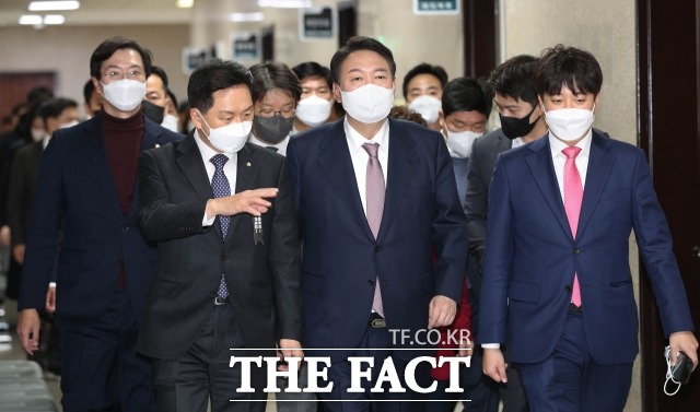 윤석열 대통령 당선인이 18일 국민의힘 이준석 대표 등 지도부와 오찬 회동을 한다. /이선화 기자