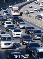  [고속도로 교통상황] 전국 눈·비에 교통량 감소…서울양양 등 사고로 정체