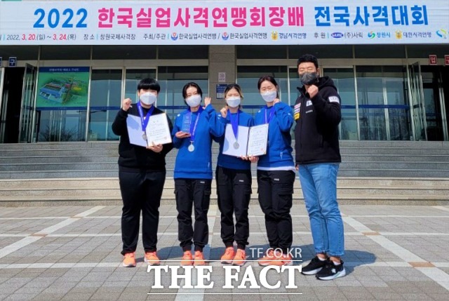 임실군청 실업 사격팀이 창원국제사격장에서 펼쳐진 2022 한국실업연맹회장배 전국사격대회에서 10m 공기권총 여자일반부 단체전과 개인전에서 각각 2위를 차지했다. /임실군 제공