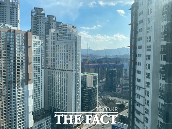 25일 한국부동산원에 따르면 이번주(21일 기준) 서울 아파트 매매 수급 지수는 87.8로 일주일 전보다 0.3포인트 상승했다. / 더팩트 DB