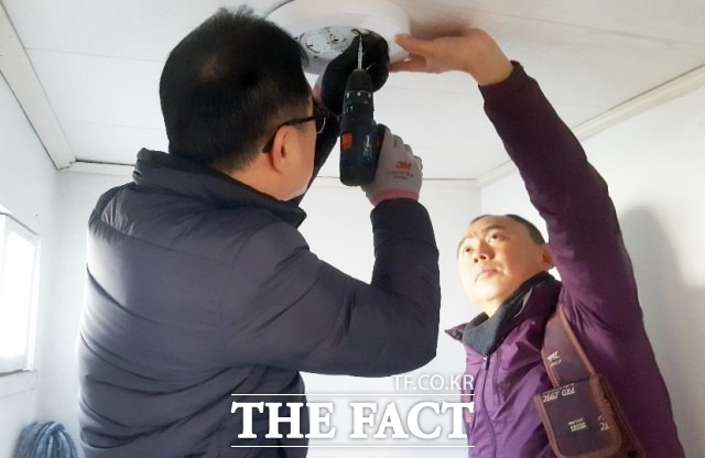 정읍시 관계자는 “이번 저소득층 주거환경 개선사업은 주거환경이 열악한 저소득 가구의 기본적 생활권 보장을 위해 시행하는 사업인 만큼 정읍시민 누구나 안전하고 쾌적한 환경에서 생활할 수 있도록 최선을 다 하겠다”고 밝혔다. / 정읍시 제공