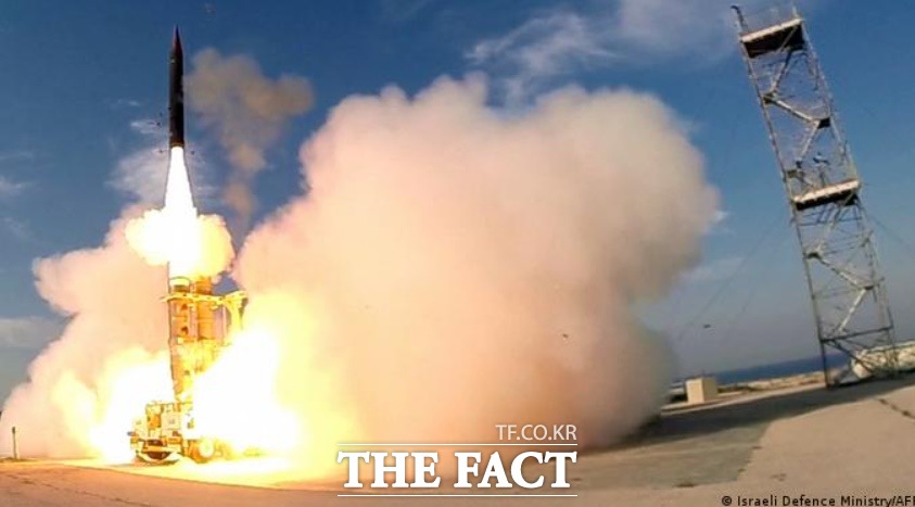 이스라엘 애로우3 탄도미사일이 발사되고 있다. /독일 DW