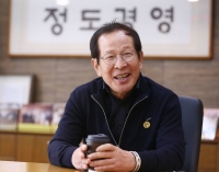  교촌 창업주 권원강, 이사회 의장으로 선임…주요 사안 챙긴다