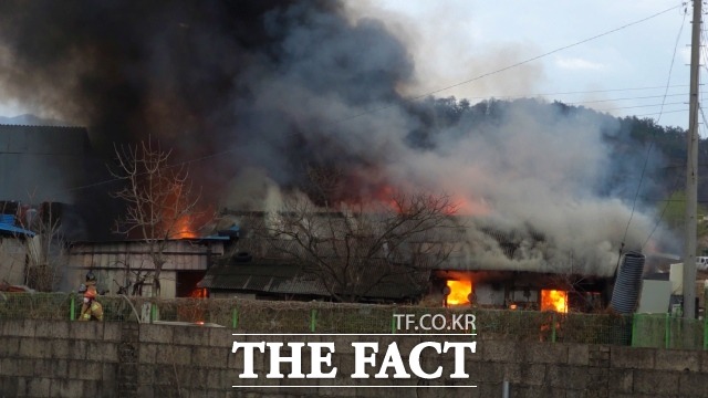 남원의 제기와 교자상 등을 만드는 상 작업장에 불이 나 1030만원 상당의 재산피해가 발생했다. /더팩트=최영 기자