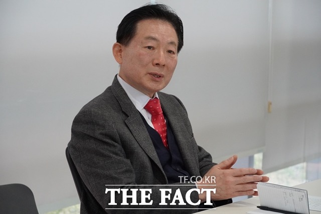박찬우 충남도지사 예비후보가 선거를 앞두고 더팩트와 인터뷰를 하고 있다. / 내포 = 김아영 기자