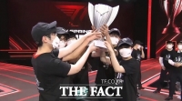  벚꽃 무패 행진···T1, LCK 10번째 천하를 얻다