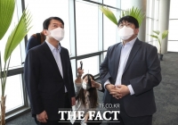  BTS 소속사 찾은 안철수 '병역 언급 無…새 정부서 논의해야'