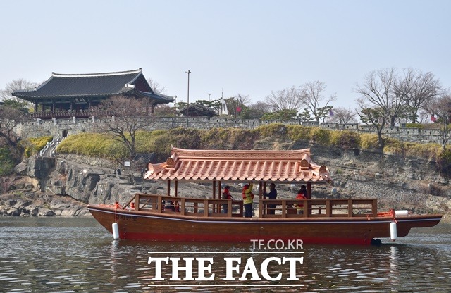 진주 남강 유람선 김시민호/진주시 제공