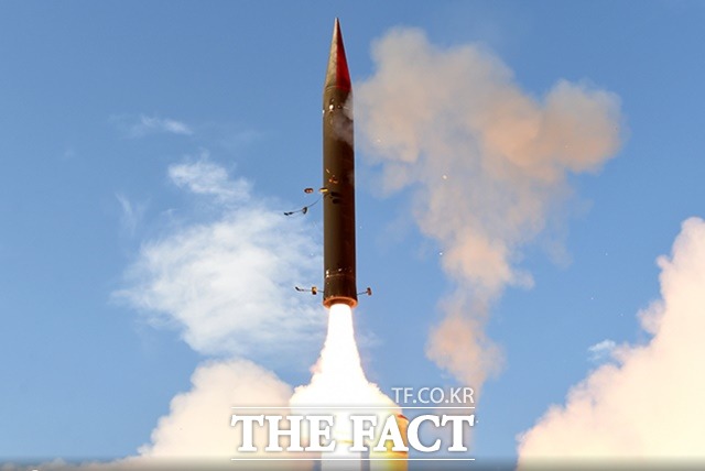 애로우3 요격미사일이 발사되고 있다./IAI