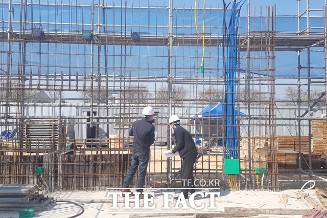 정읍시 관계자는 “앞으로도 공공건축 분야의 사전 설계심사제운영과 공사감독 등 기술지원을 통해 재정 건전성을 확보하고, 건축물의 공공적 가치와 디자인 품격을 향상할 수 있도록 노력하겠다”고 밝혔다. / 정읍시 제공